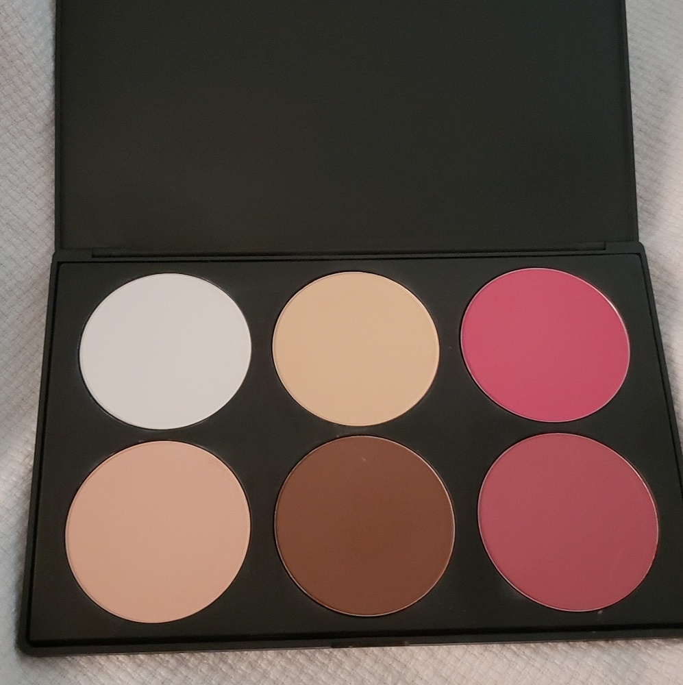 Bh Comestics Contour Pallet